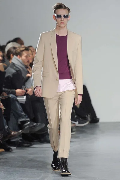 Look 14